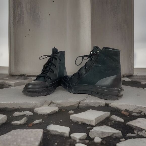 Converse Mountain Club Gore-Tex -Men 6.5/Women 8.5 -Black Hi-Top - 165946C -NWT!